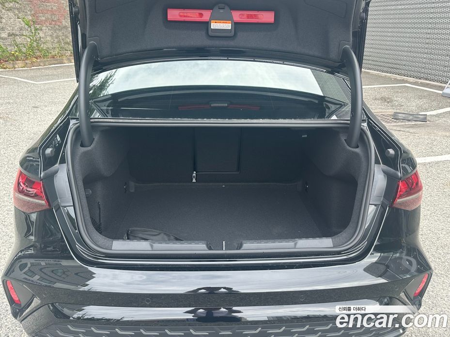 Audi A3 (8Y) фото 11