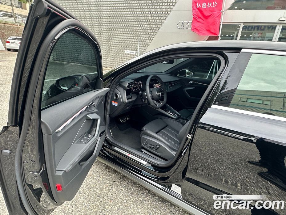 Audi A3 (8Y) фото 15