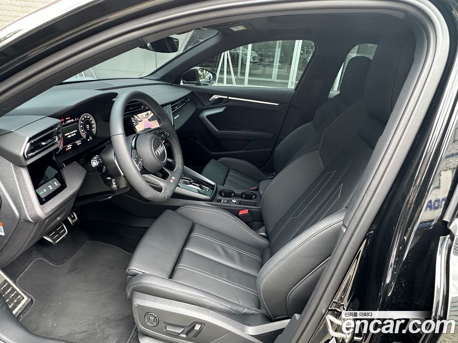 Audi A3 (8Y) фото 16