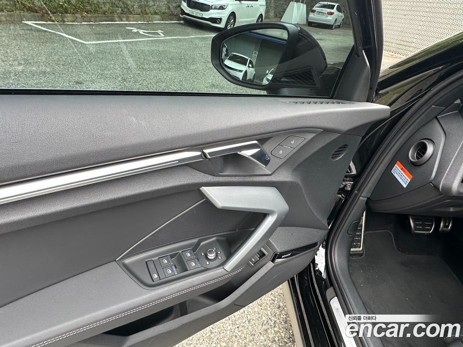 Audi A3 (8Y) фото 17