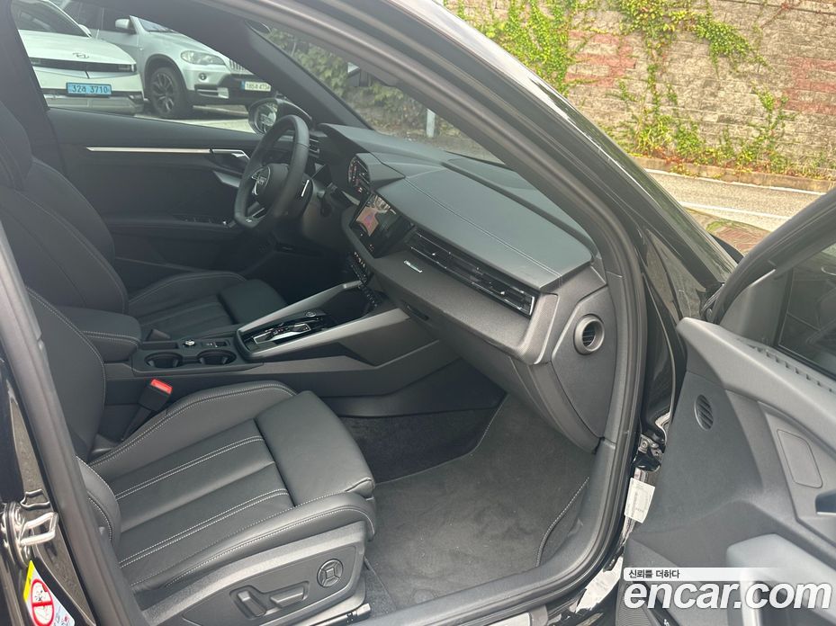 Audi A3 (8Y) фото 18