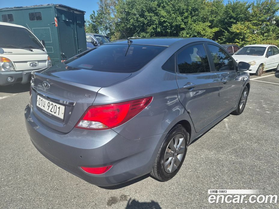 Hyundai Accent (New Type) фото 3