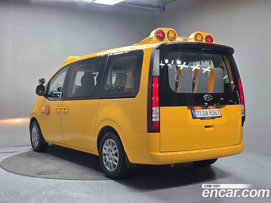 Hyundai Staria фото 2