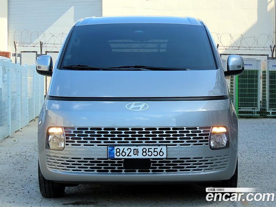 Hyundai Staria