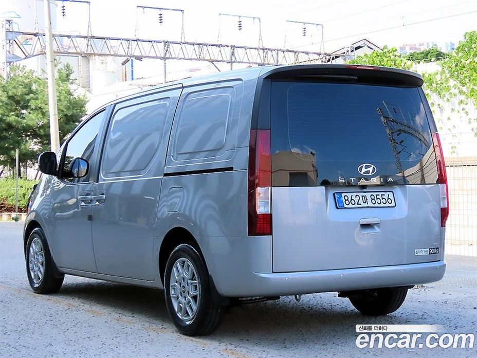 Hyundai Staria фото 3
