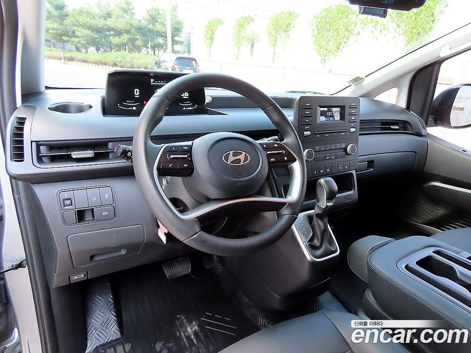 Hyundai Staria фото 7