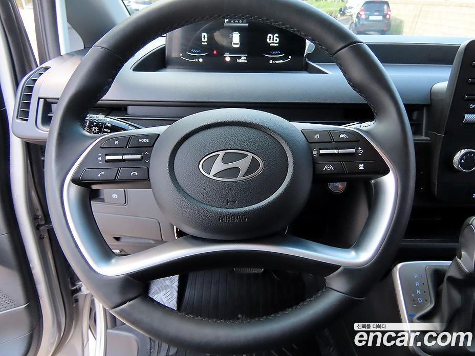 Hyundai Staria фото 8