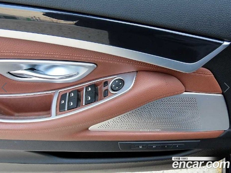 BMW 5-Series (F10) фото 12