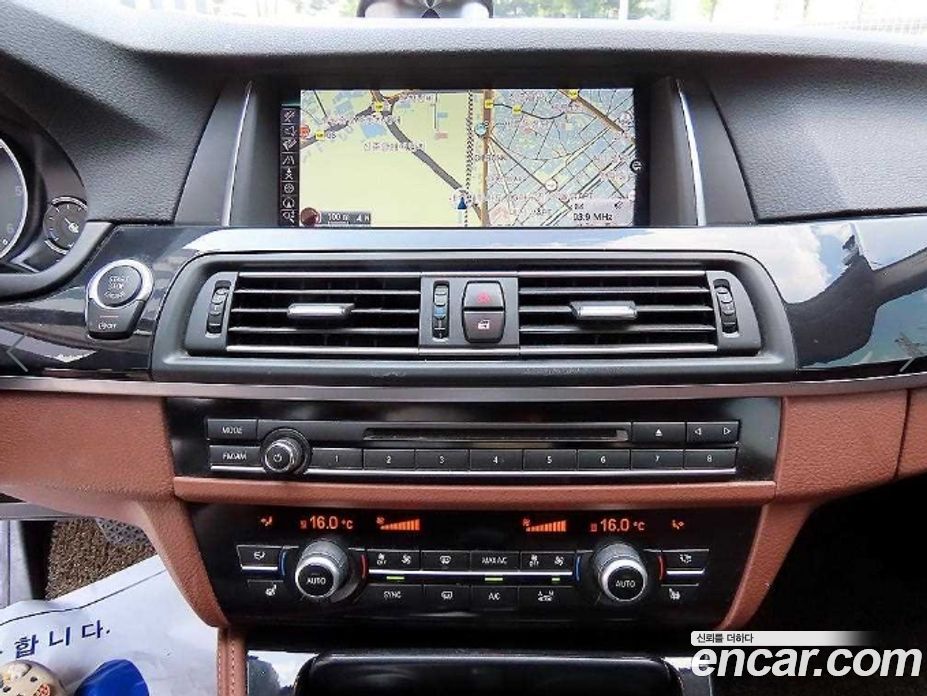 BMW 5-Series (F10) фото 14