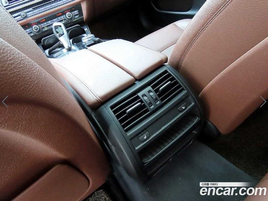 BMW 5-Series (F10) фото 16
