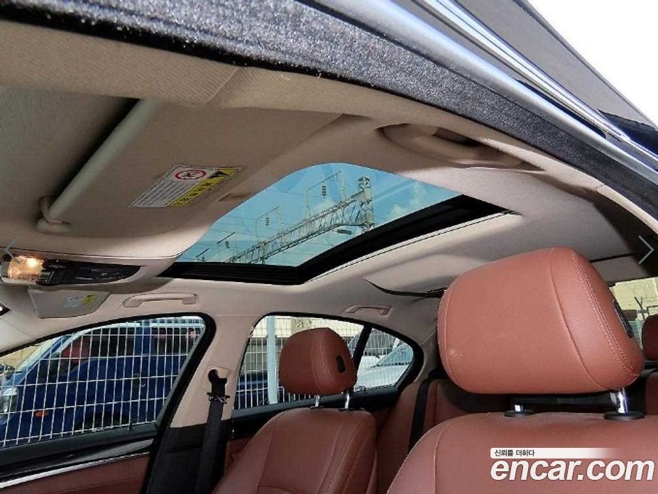 BMW 5-Series (F10) фото 17
