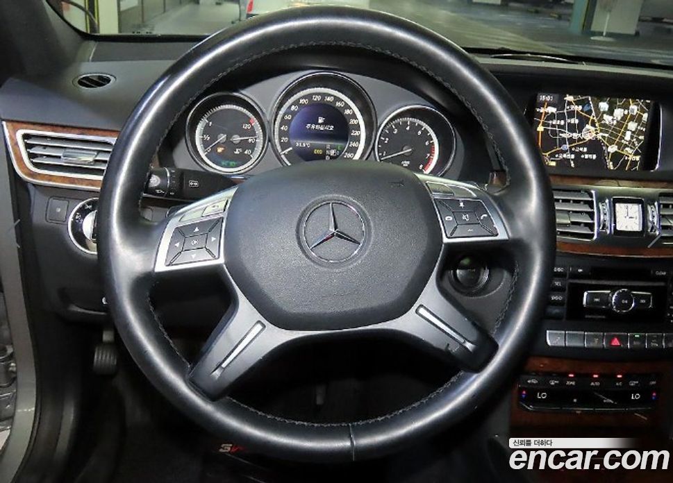 Mercedes-Benz E-Class W212 фото 8
