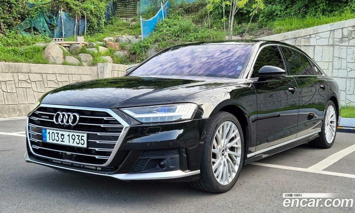 Audi A8 (D5)
