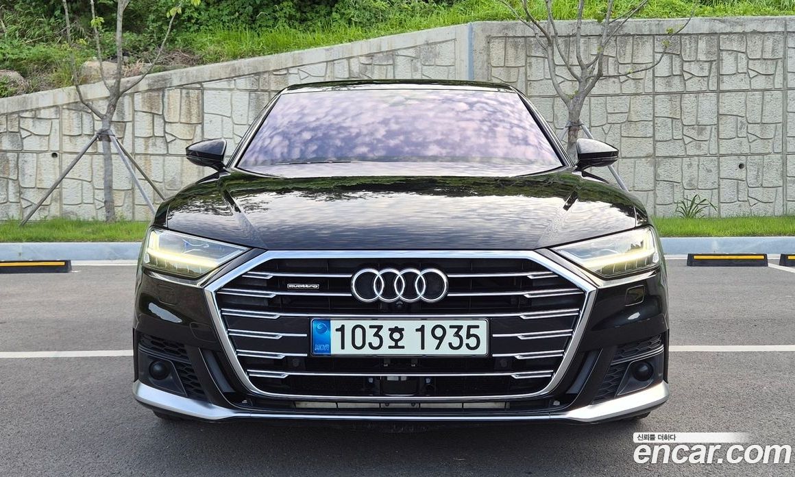 Audi A8 (D5) фото 2
