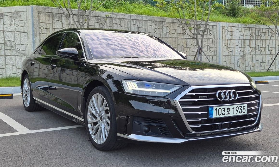Audi A8 (D5) фото 3