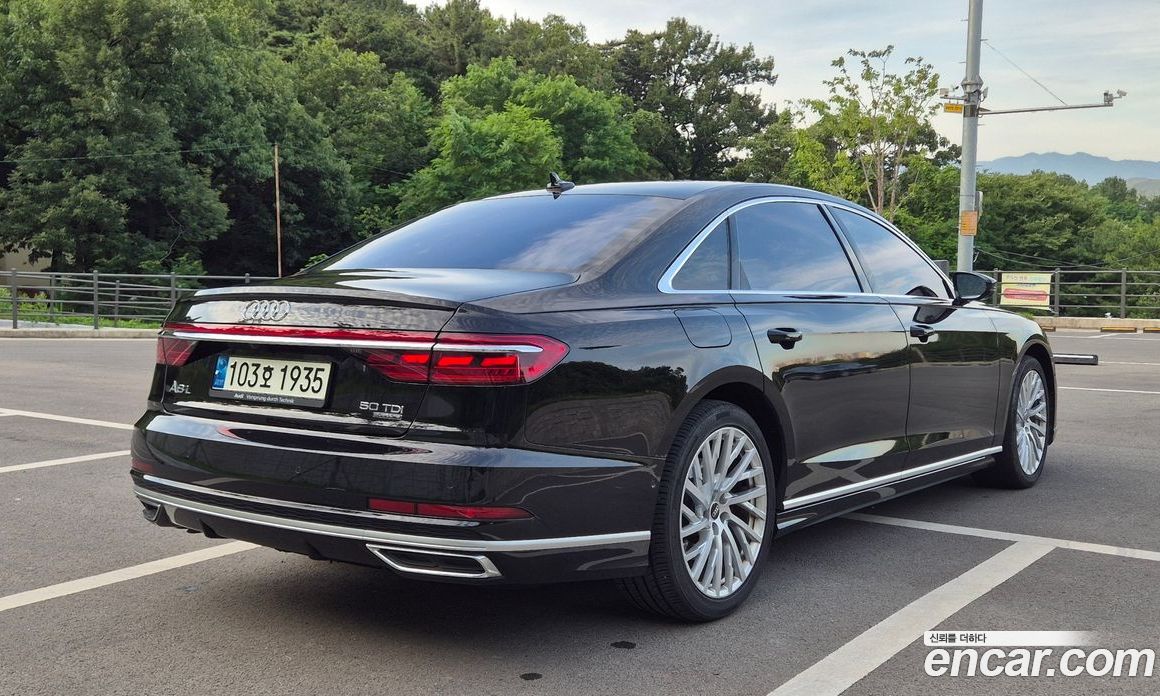 Audi A8 (D5) фото 4