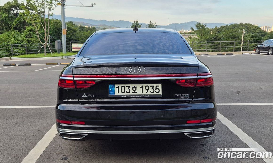Audi A8 (D5) фото 5