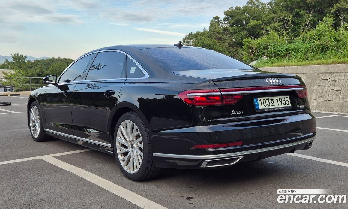 Audi A8 (D5) фото 6