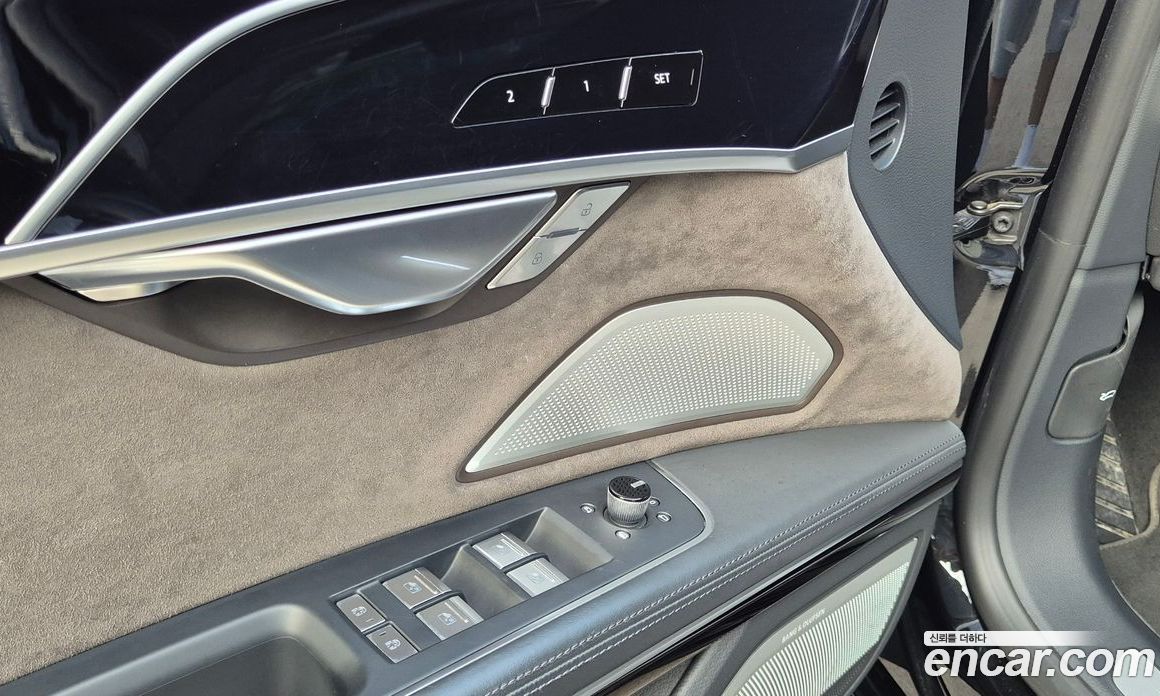 Audi A8 (D5) фото 7