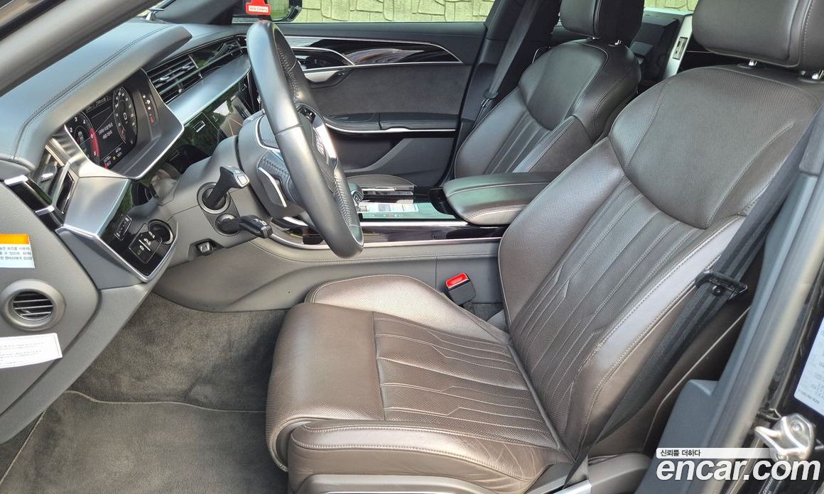 Audi A8 (D5) фото 8