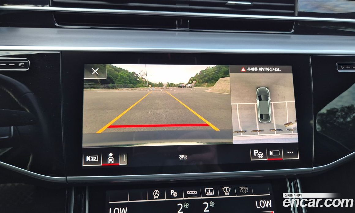 Audi A8 (D5) фото 12