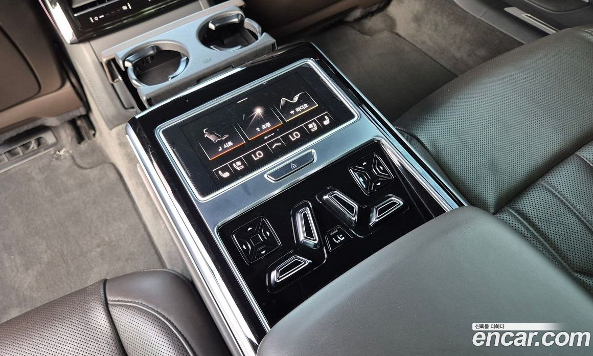 Audi A8 (D5) фото 14