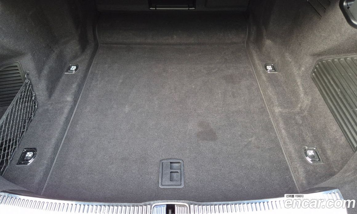 Audi A8 (D5) фото 16