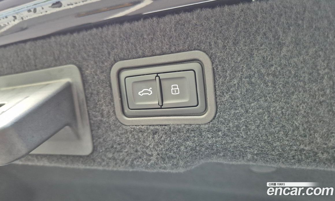 Audi A8 (D5) фото 17