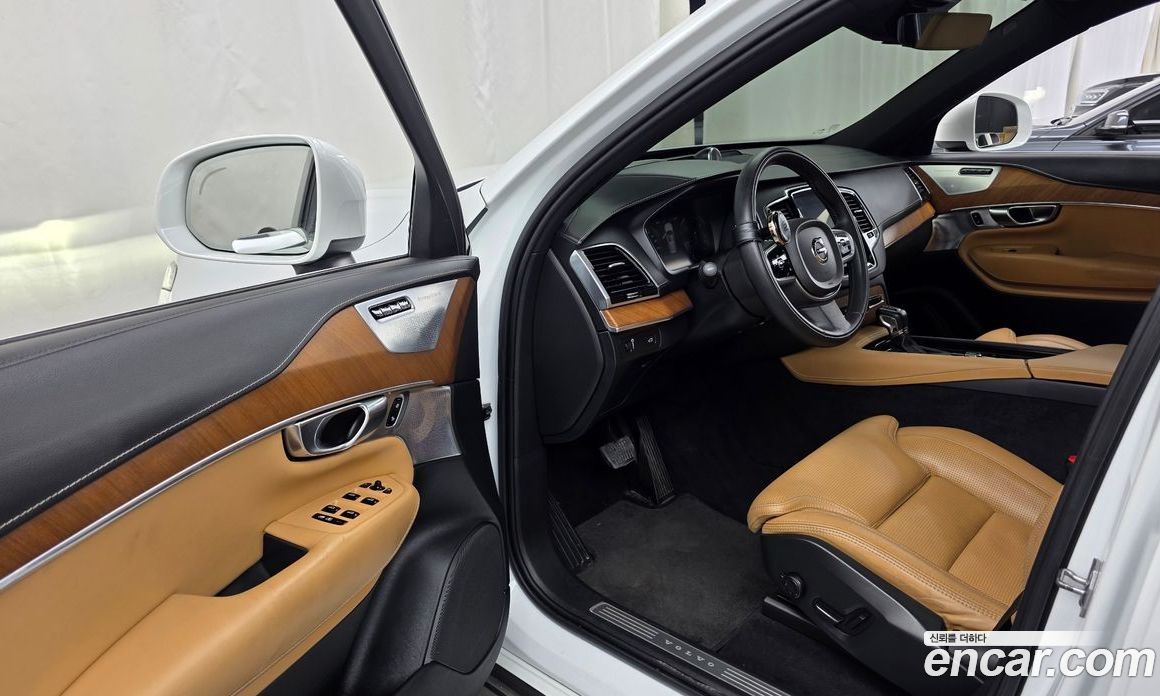 Volvo XC90 2nd Gen фото 10