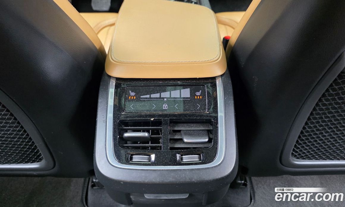 Volvo XC90 2nd Gen фото 18