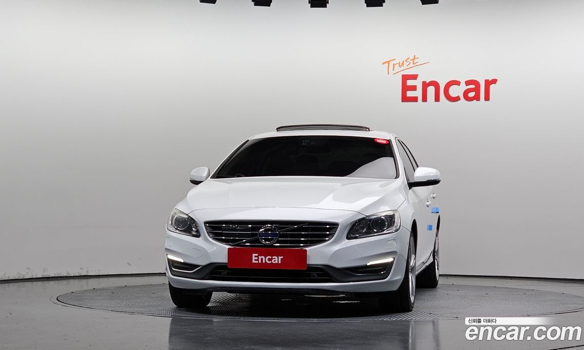 Volvo S60 фото 3