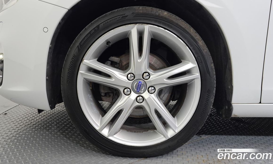 Volvo S60 фото 5