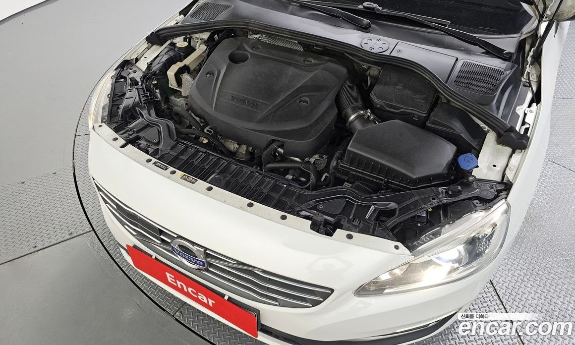 Volvo S60 фото 6