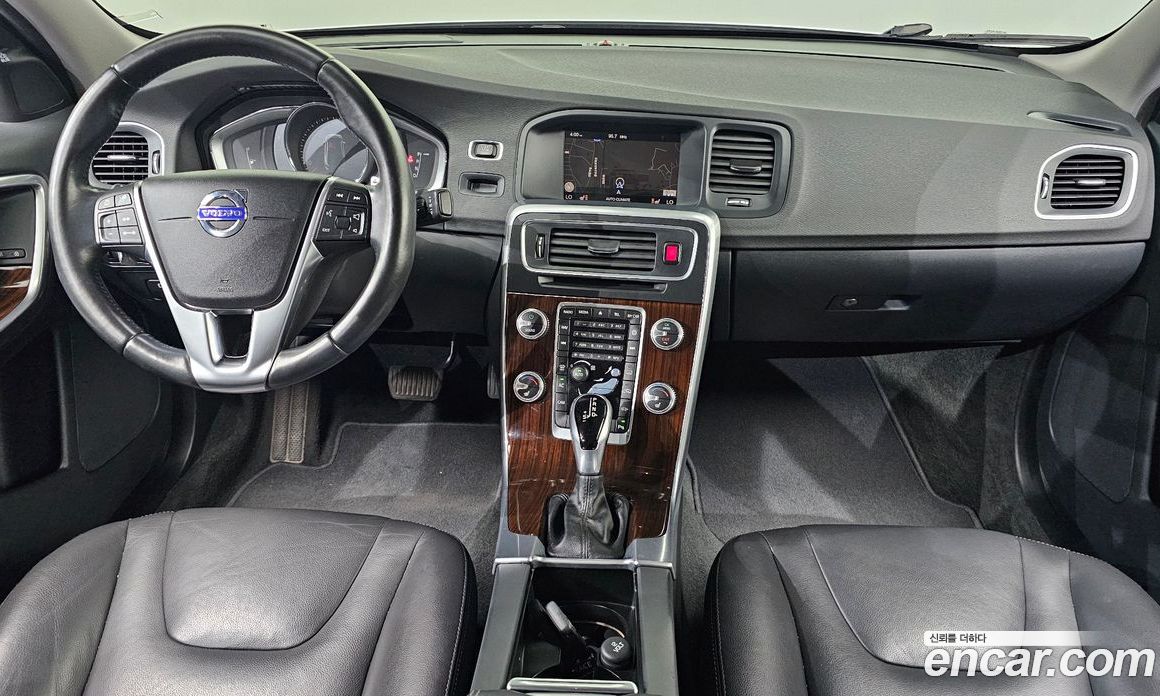Volvo S60 фото 7