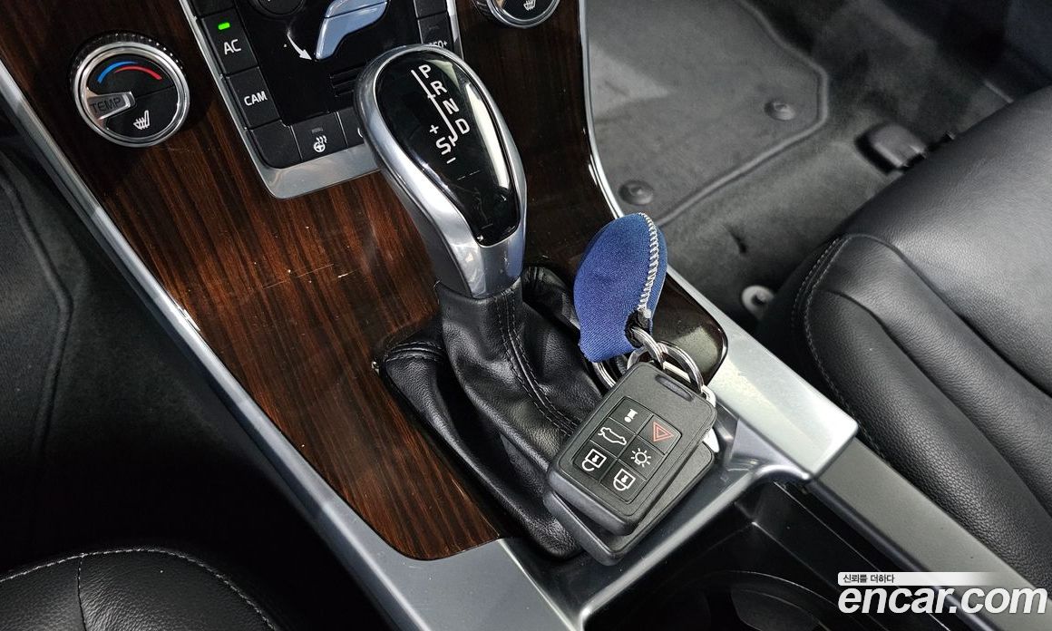 Volvo S60 фото 9