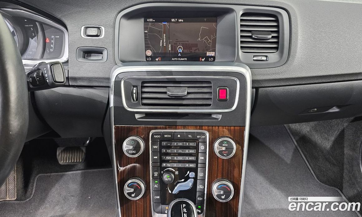 Volvo S60 фото 16