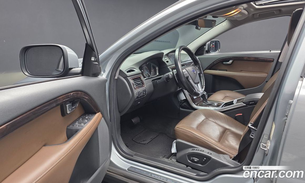Volvo XC70 фото 10