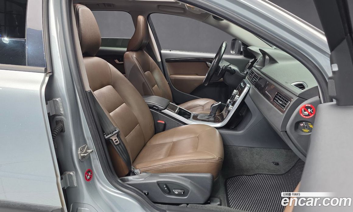 Volvo XC70 фото 11