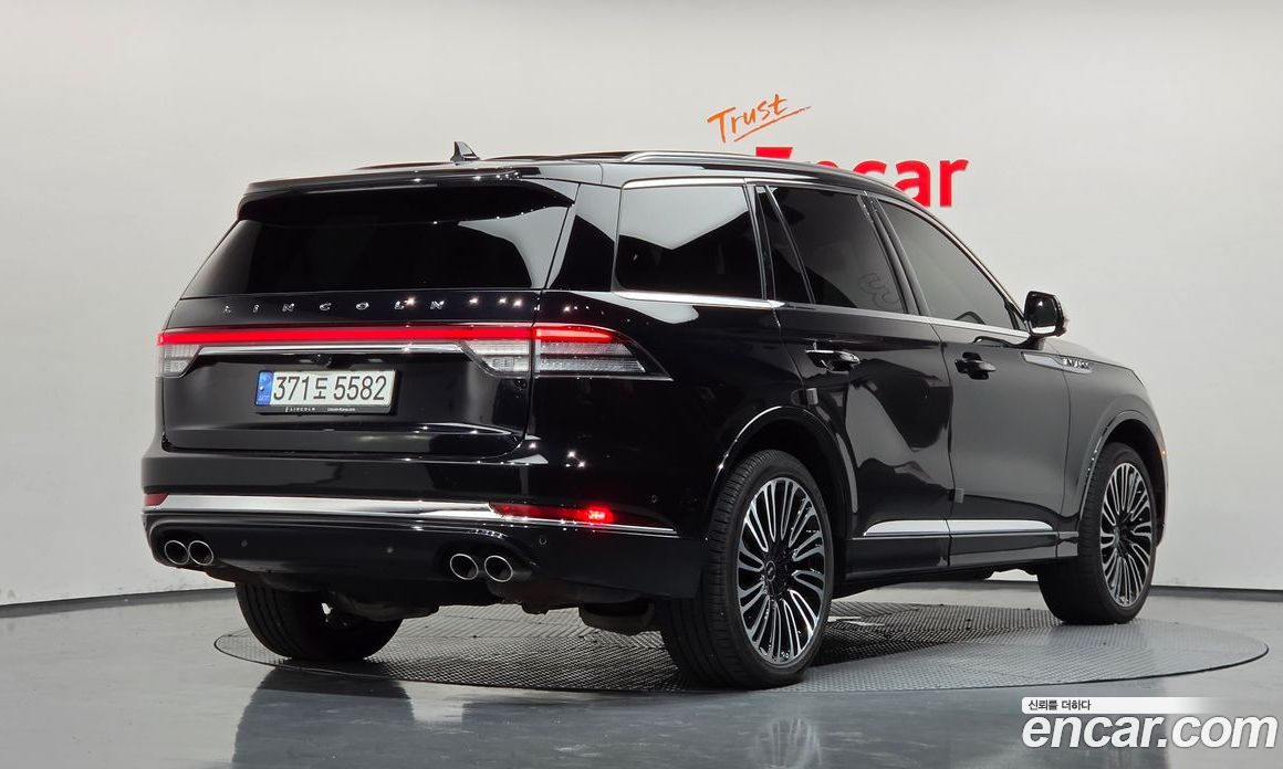 Lincoln Aviator 2nd Gen фото 2