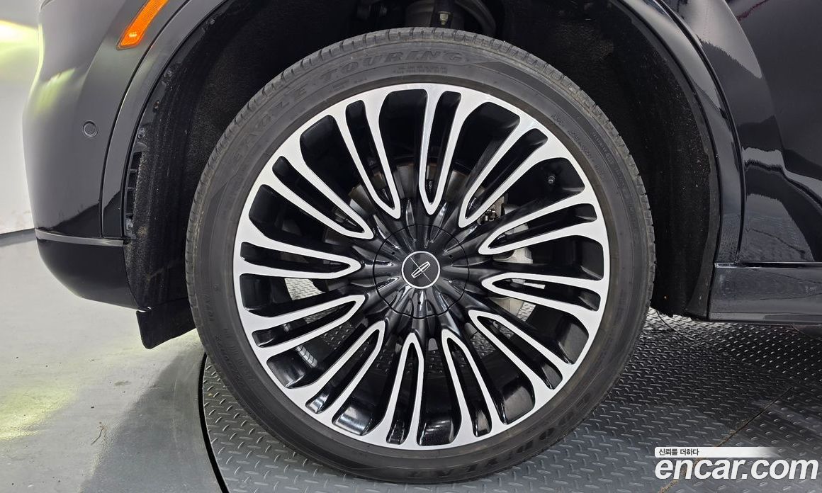 Lincoln Aviator 2nd Gen фото 5