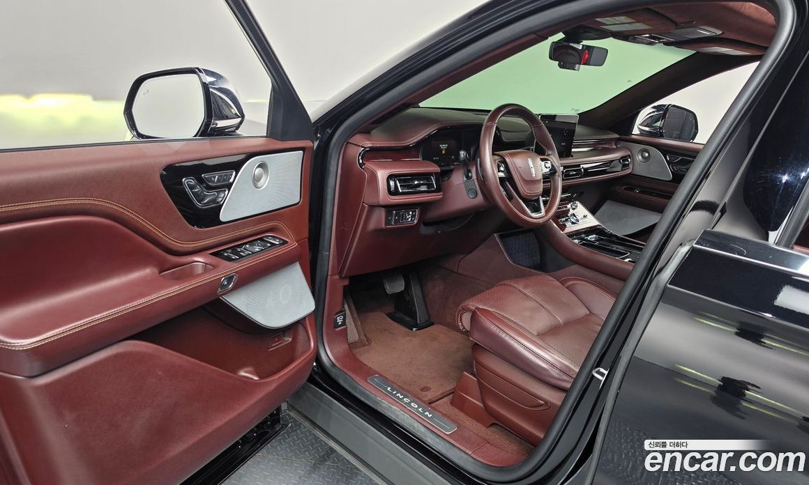 Lincoln Aviator 2nd Gen фото 10