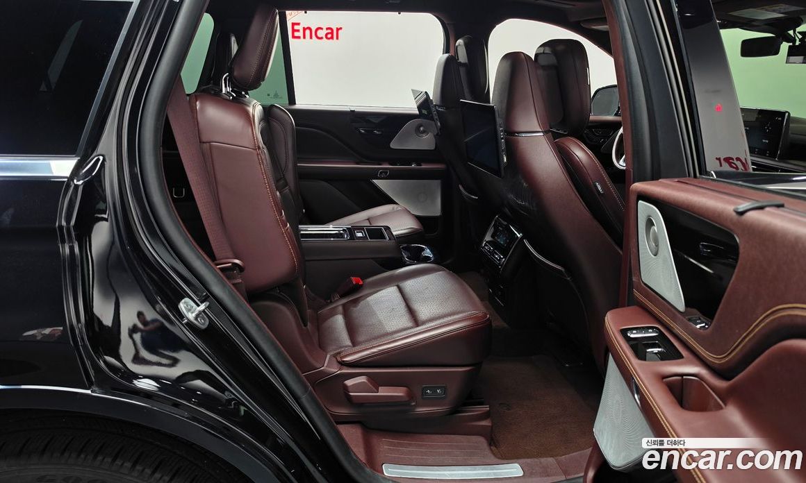 Lincoln Aviator 2nd Gen фото 12
