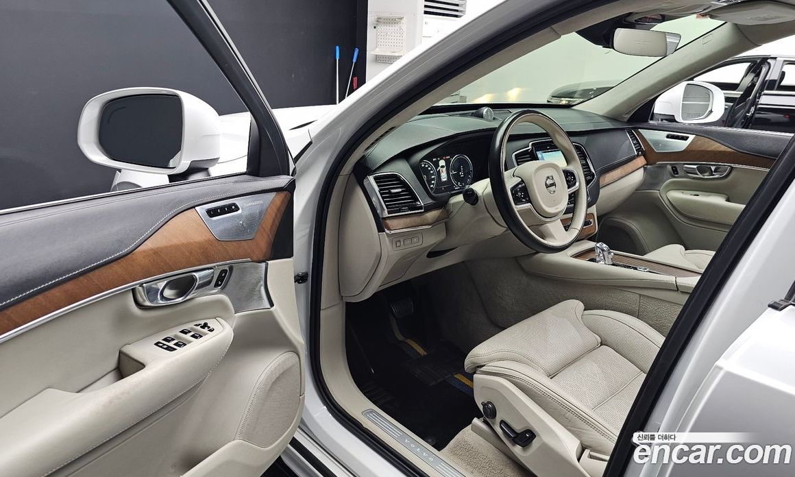 Volvo XC90 2nd Gen фото 10