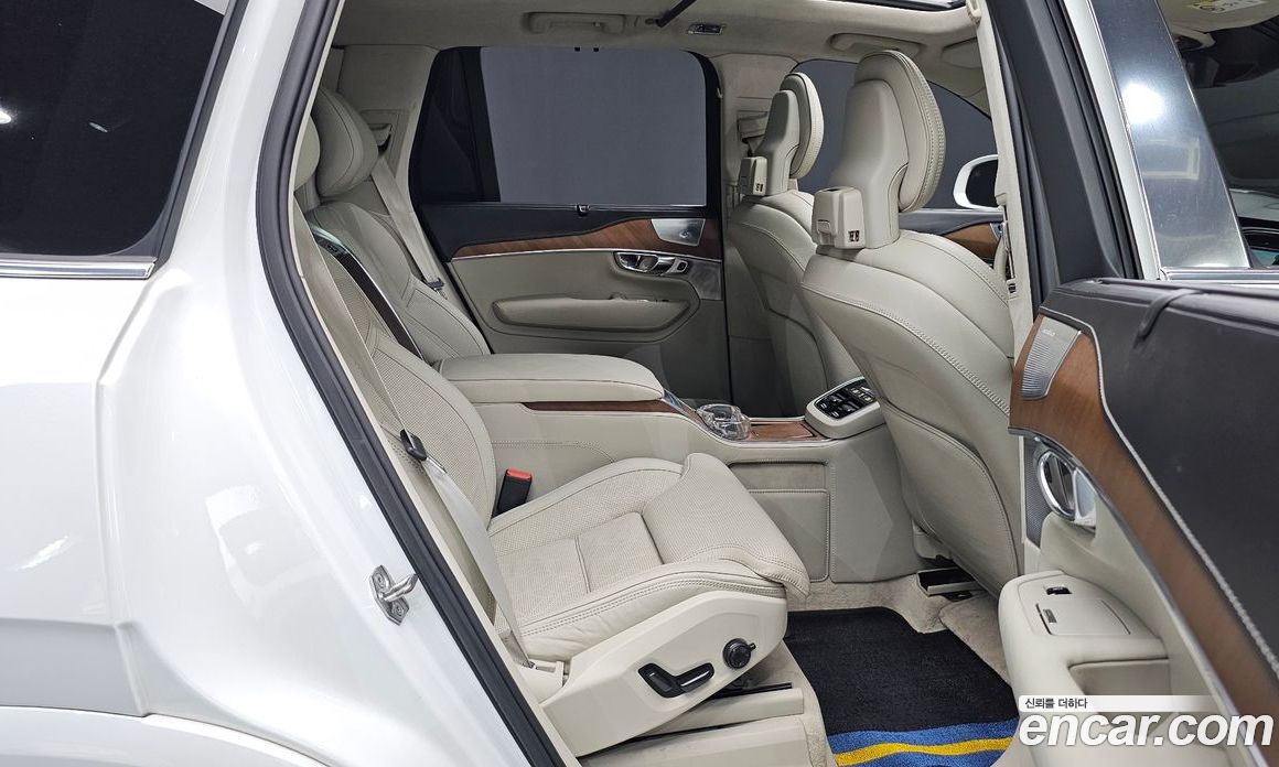 Volvo XC90 2nd Gen фото 11