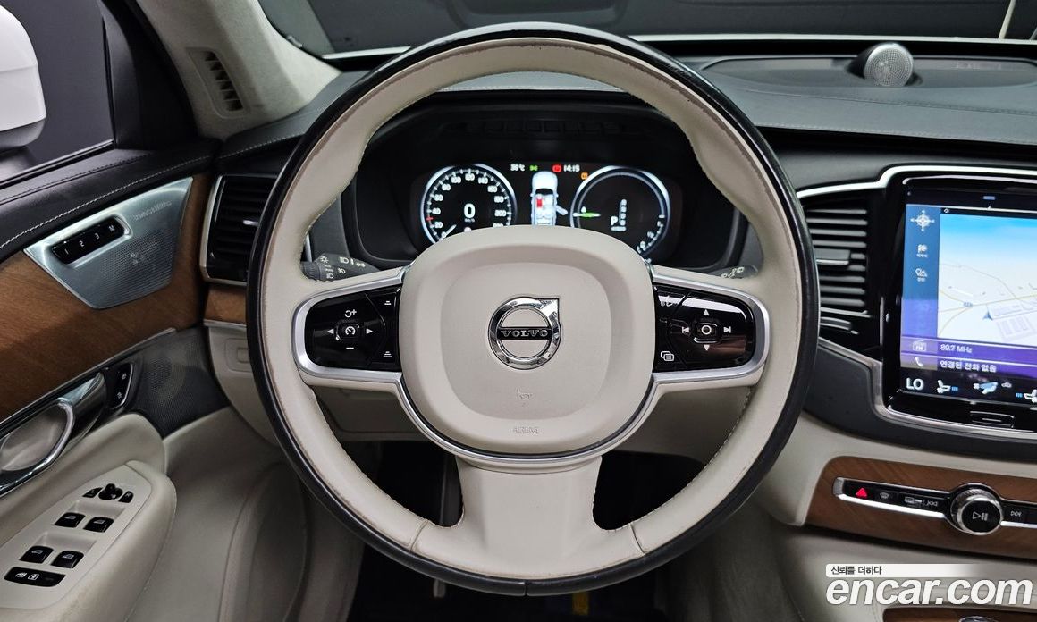 Volvo XC90 2nd Gen фото 12