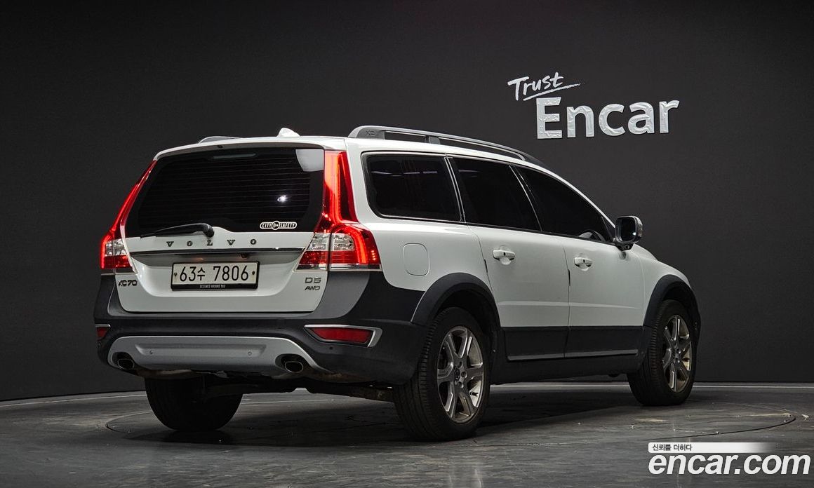 Volvo XC70 фото 2