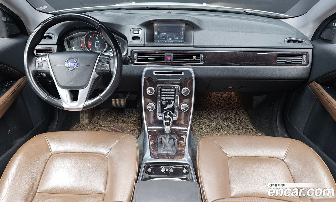 Volvo XC70 фото 7