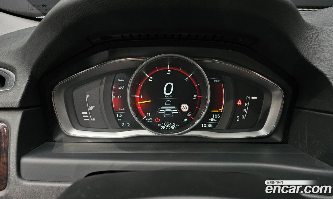 Volvo XC70 фото 8
