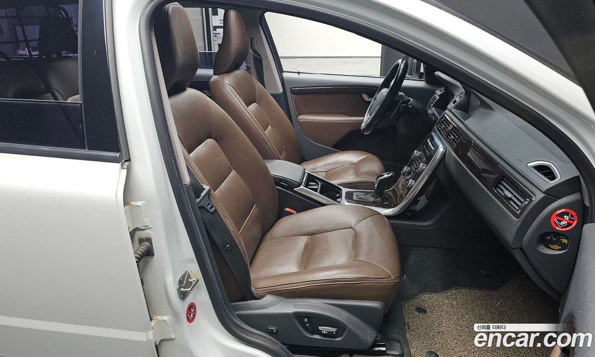 Volvo XC70 фото 10