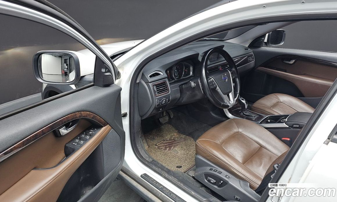 Volvo XC70 фото 12